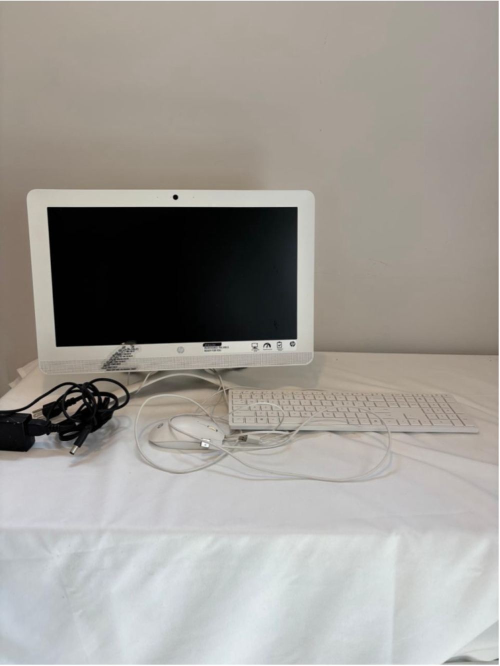 HP 20-c434 19.5” All-in-One PC Keyboard Mouse Power Adapter AS IS #C144